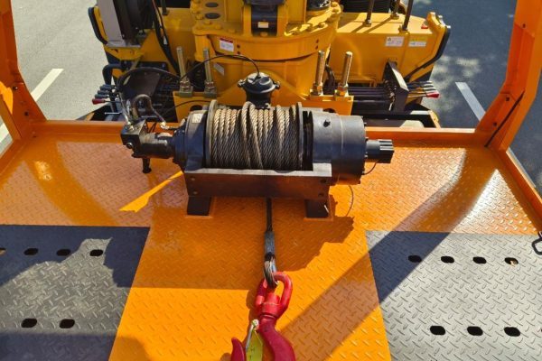 Marine hydraulic systems for ship steering and cargo handling